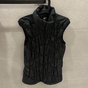 Mens Medium MEC Black Primaloft Slim Fit Vest